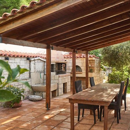 Villa Irini Patsídhes Buitenkant foto